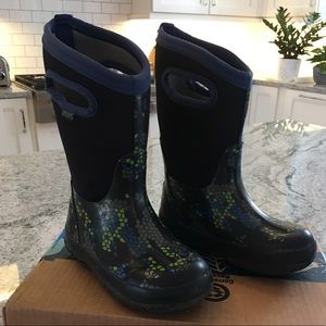 Kids Bogs size 12